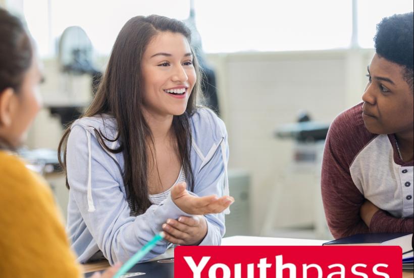 Personas charlando. Youthpass
