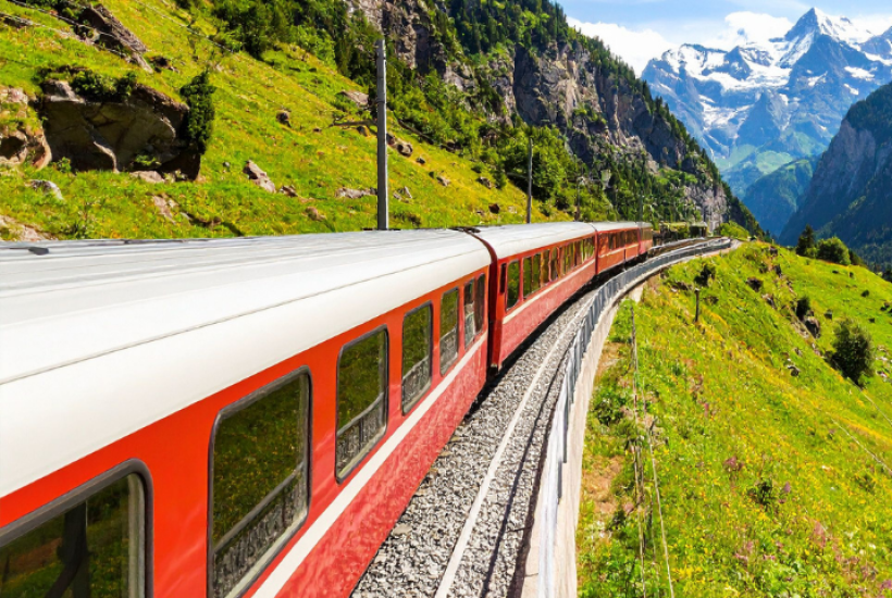 Tren en las montañas